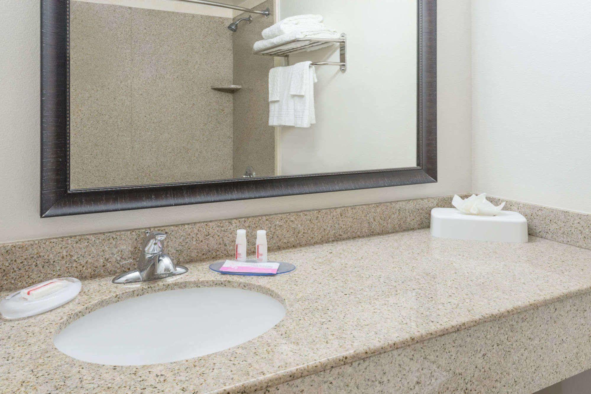 Holiday Inn Express & Suites Lubbock West By Ihg Zewnętrze zdjęcie